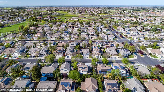 Brentwood Residents Face Nation's Longest Commutes, Fueling Exodus from Jobs