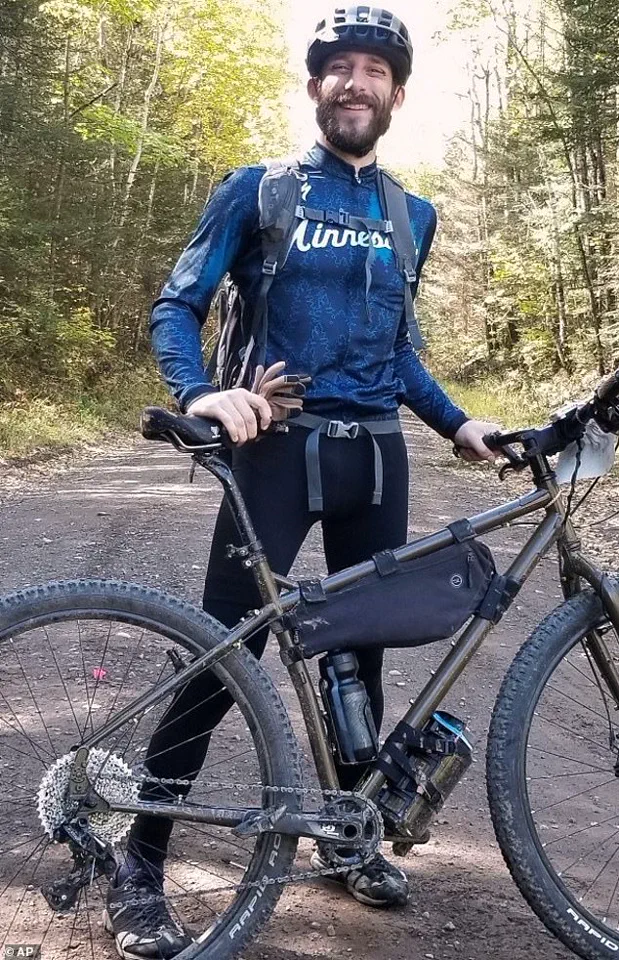 Federal Agents Shoot Alex Jeffrey Pretti in Minneapolis; Protests Erupt as Video Circulates