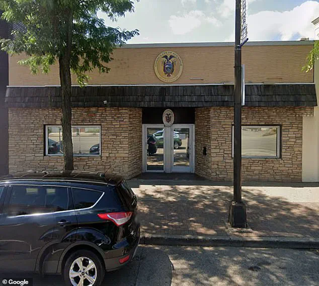 U.S.-Ecuador Diplomatic Crisis Intensifies as ICE Agents Attempt Forcible Entry into Consulate, Prompting Formal Protest