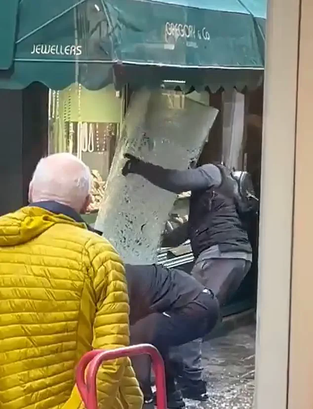 Ram-Raided Jewelry Store Sparks Security Concerns in Richmond-Upon-Thames After Getaway Car Found Parked Illegally