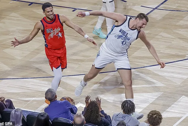 Barack Obama's Unexpected Athleticism Shines at NBA All-Star Game as He Catches Loose Ball Mid-Air