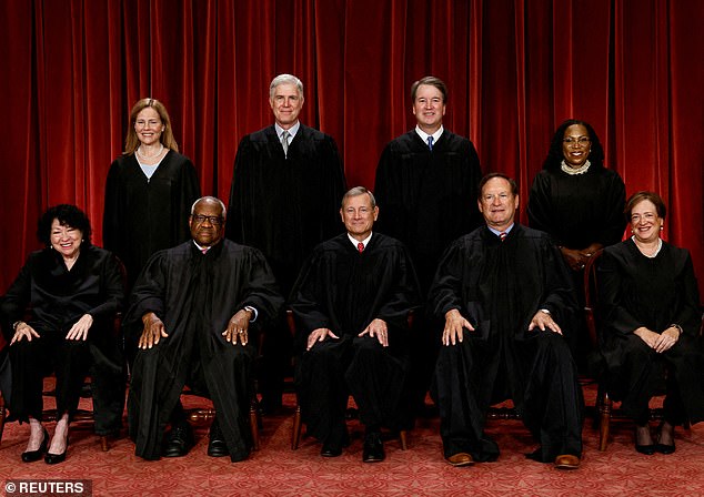 Alito's Retirement Signal May Reshape Supreme Court as Midterms Loom