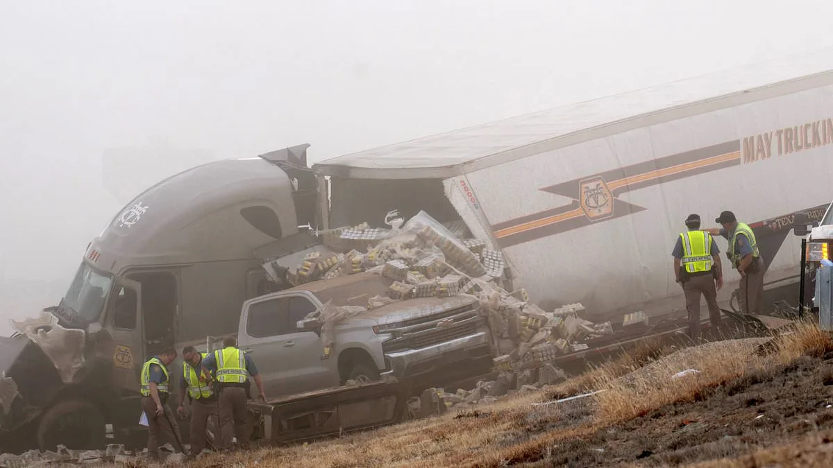 Colorado pileup kills five as blinding 'brown out' causes 30-car crash