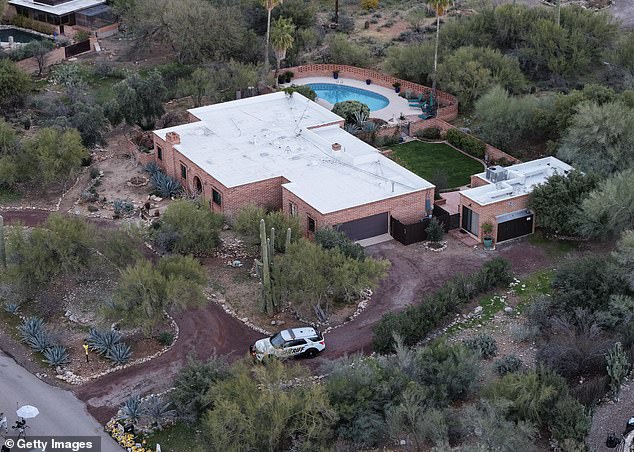 Tucson Couple Discovers Black Latex Glove on 20th Day of Nancy Guthrie's Disappearance, Prompting FBI and Sheriff's Department Involvement