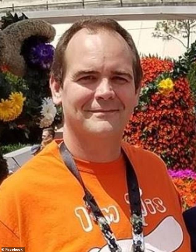 Controversial Twistee Treat Store in Florida's The Villages Divides Residents