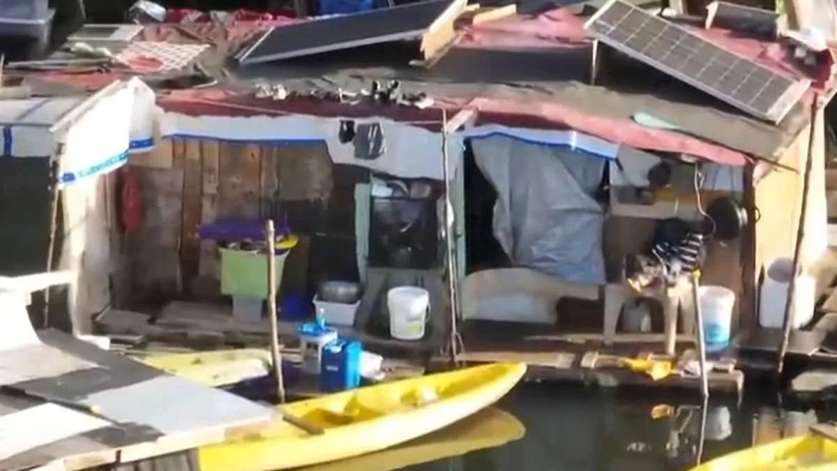 Honolulu's Floating Encampment: A Testament to Homeless Ingenuity and a Challenge for Officials