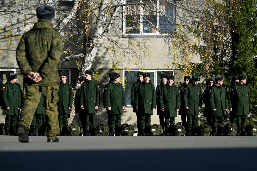 Russia Expands Military by 2,640 Personnel as Tensions Rise