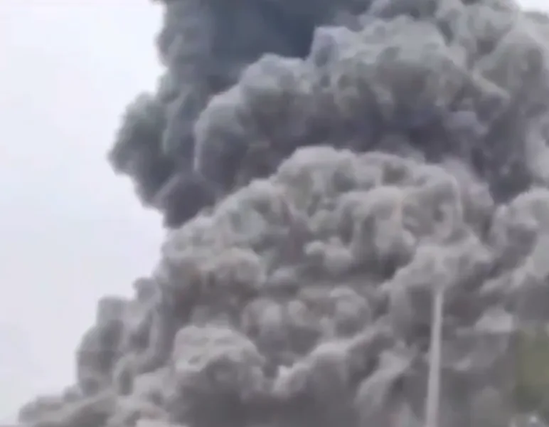 Explosion Rocks Iranian City of Bushehr After US and Israeli Missile Strikes