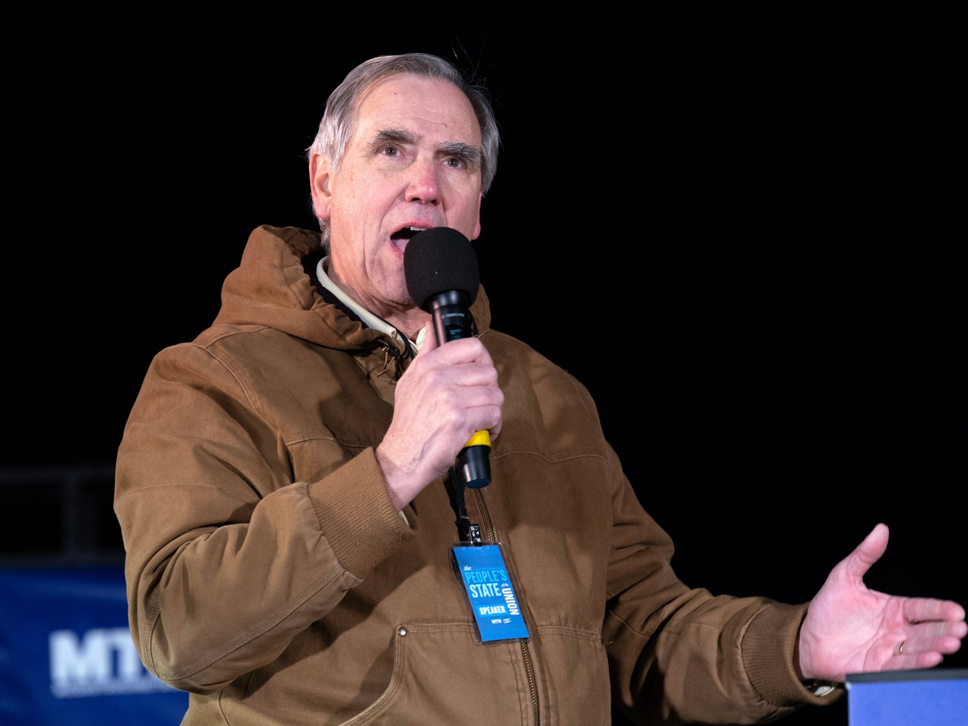 Senators Merkley and Klobuchar Propose Legislation to Ban Government Officials from Prediction Markets Amid Insider Trading Concerns