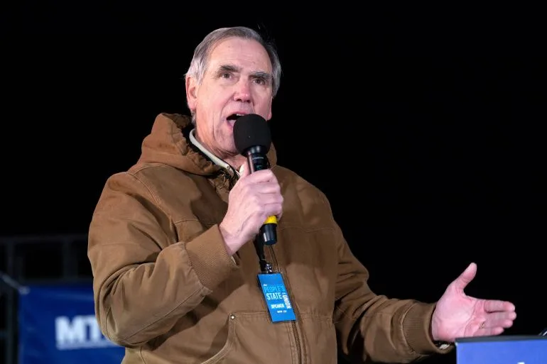 Senators Merkley and Klobuchar Propose Legislation to Ban Government Officials from Prediction Markets Amid Insider Trading Concerns