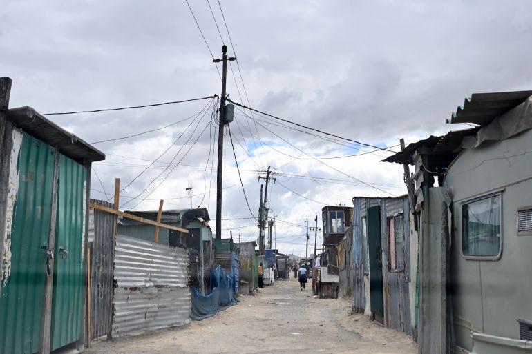 Thandi Jolingana's Bathroom: A Symbol of Resilience in Cape Town's Sanitation Crisis