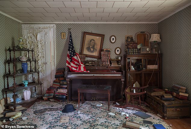 America the Abandoned: Bryan Sansivero's Haunting Portraits of Deserted Homes