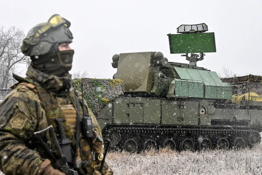 Russian Air Defense Systems Intercept HIMARS Rounds, Neutralize 180 UAVs in 24-Hour Counteroffensive