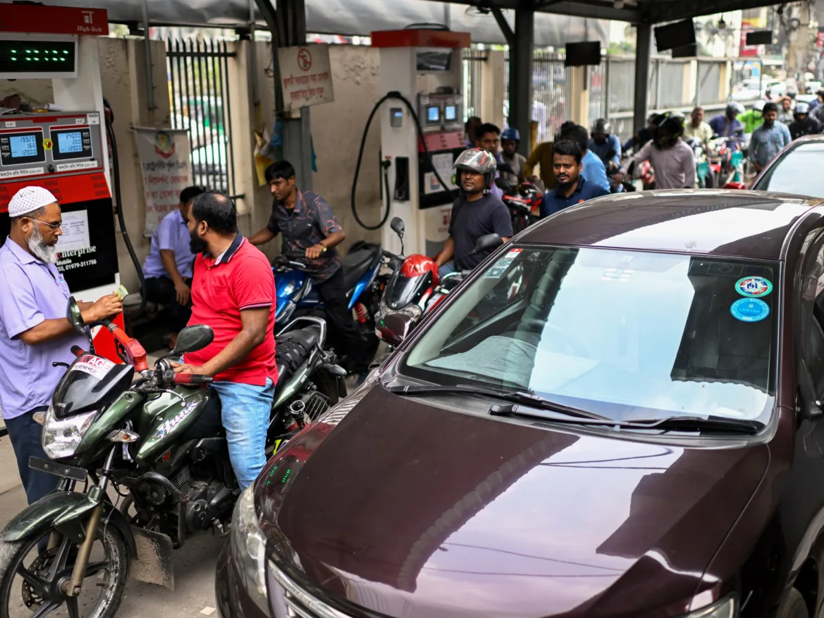 Bangladesh Closes Universities to Conserve Energy Amid Middle East Crisis