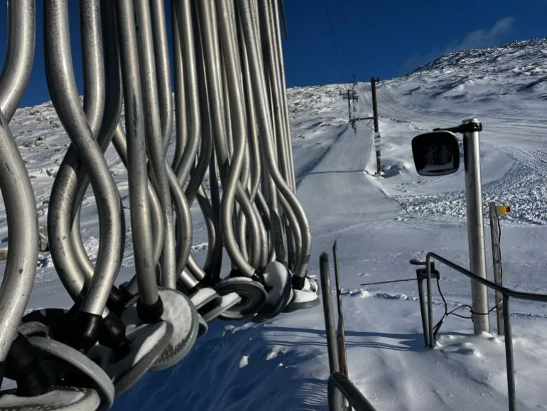 Greenland's Ski Resorts Face Unprecedented Warmth as Climate Change Disrupts Winter Traditions