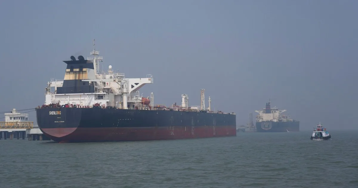 Oil Prices Surge Above $100 Amid Middle East Tensions and Hormuz Blockade Threats