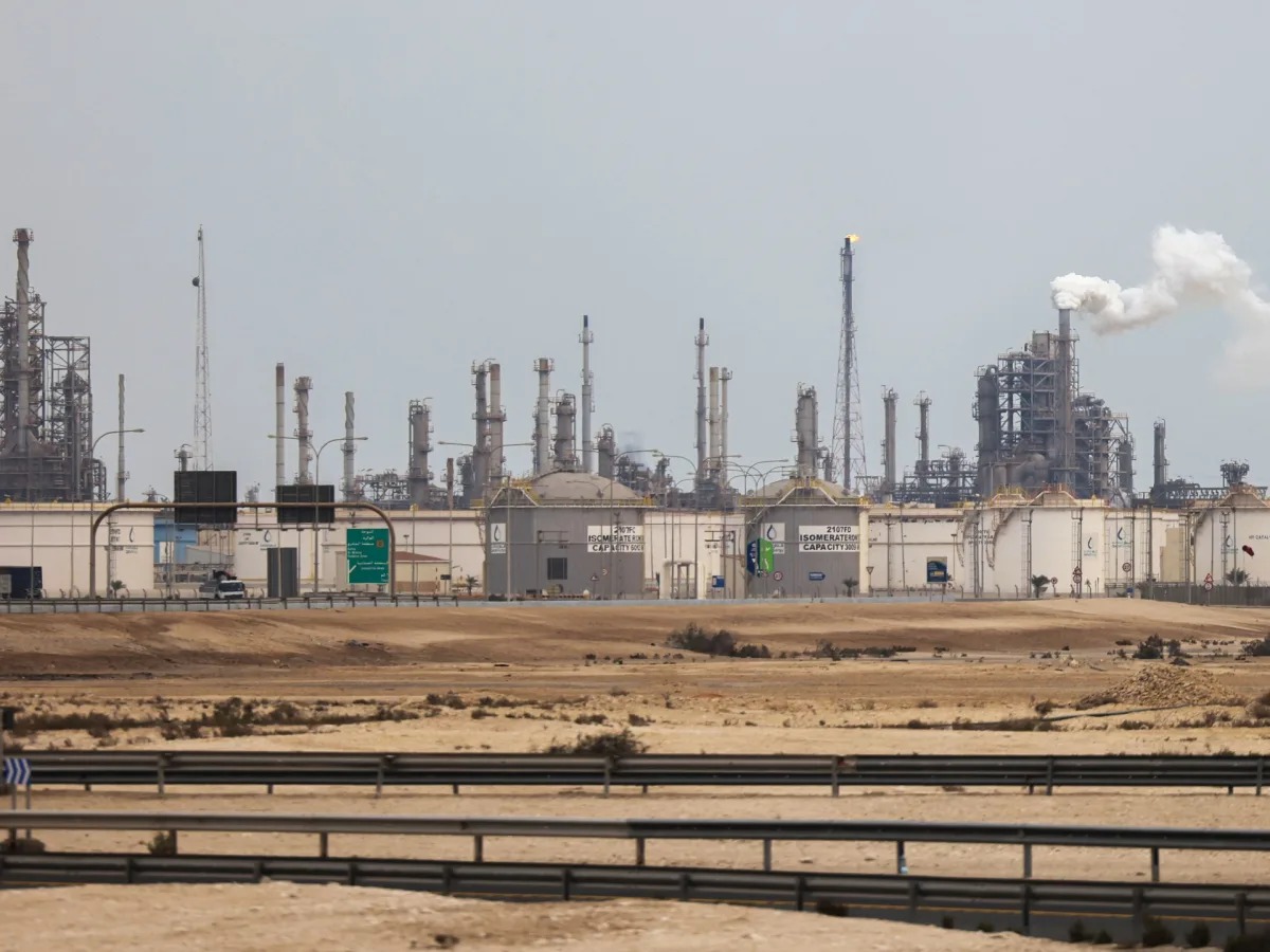 Qatar Rejects Allegations of Market Manipulation Amid LNG Pause, Cites Iranian Attacks as Primary Cause