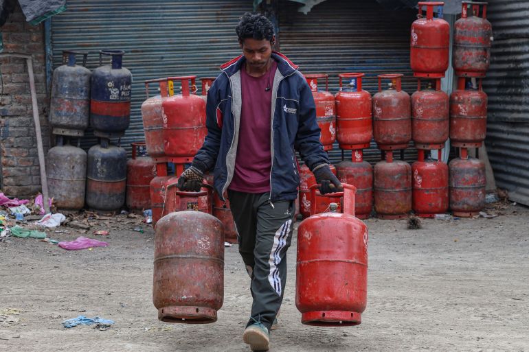 India's LPG Tankers Successfully Navigate Blocked Strait of Hormuz Amid Heightened Regional Tensions