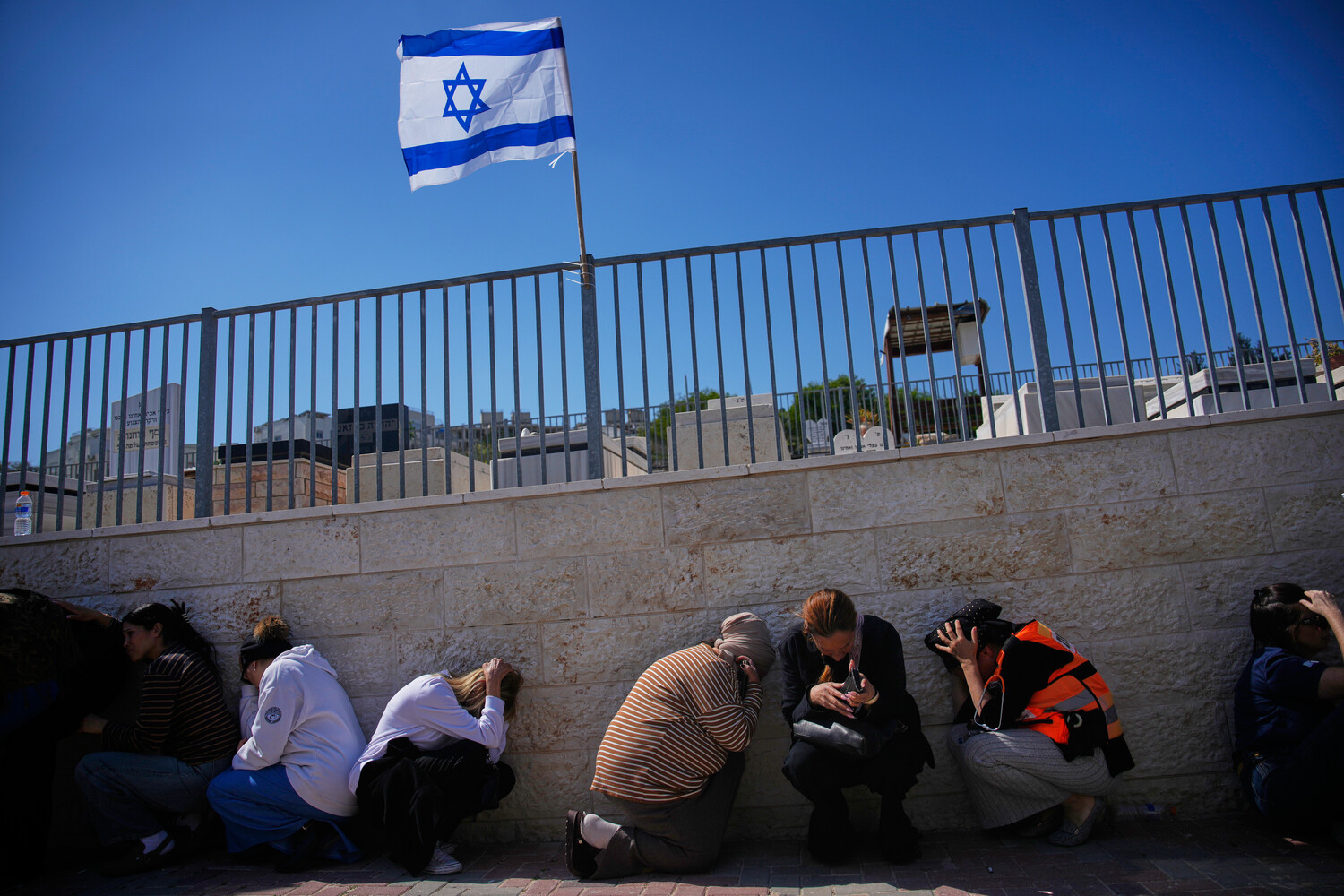 Iran Launches 55th Attack Wave Against Israel, Targets Tel Aviv, Ben Gurion Airport, and Key Defense Firms