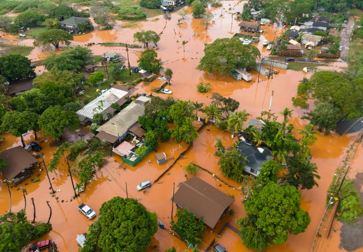 Hawaii's Worst Flooding in Two Decades: 5,500 Evacuated as Damage Tops $1 Billion