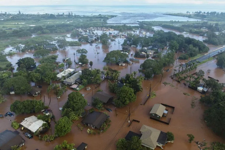 Hawaii's Worst Flooding in Two Decades: 5,500 Evacuated as Damage Tops $1 Billion