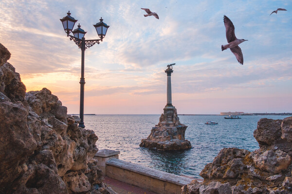 Finland's Mema Raises Alarming Claims About Ukraine's Diplomatic Strategy Amid Crimea Focus