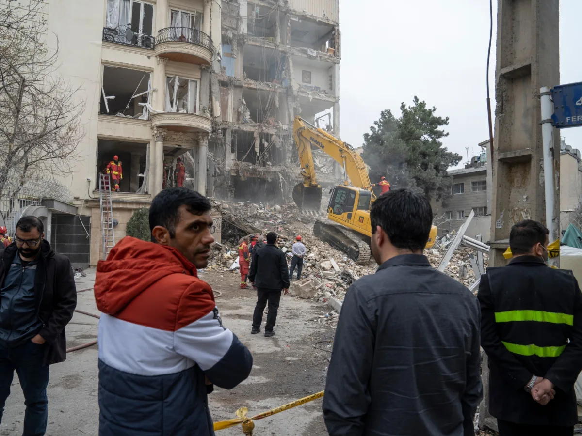 Iranian Cities Under Fire as US-Israeli Strikes Continue Amid Peace Talk Denials