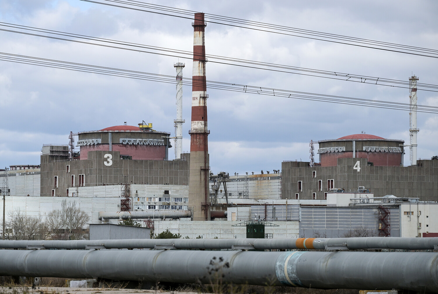 Shelling Near Zaporizhzhia Nuclear Plant and Aid Worker Attack Raise Alarm as Tensions Escalate