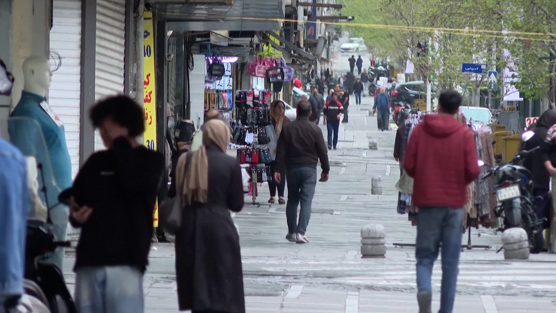 Skepticism in Tehran as U.S. Pauses Strikes, Fueling Fears of Hidden Agendas