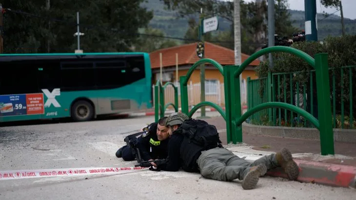 Skepticism in Tehran as U.S. Pauses Strikes, Fueling Fears of Hidden Agendas