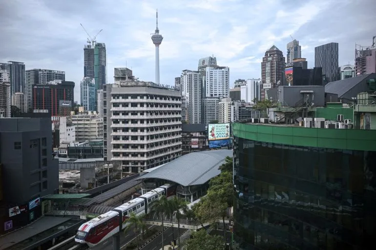 Malaysia Plans to Reduce Foreign Workforce to Boost Local Hiring and Incomes