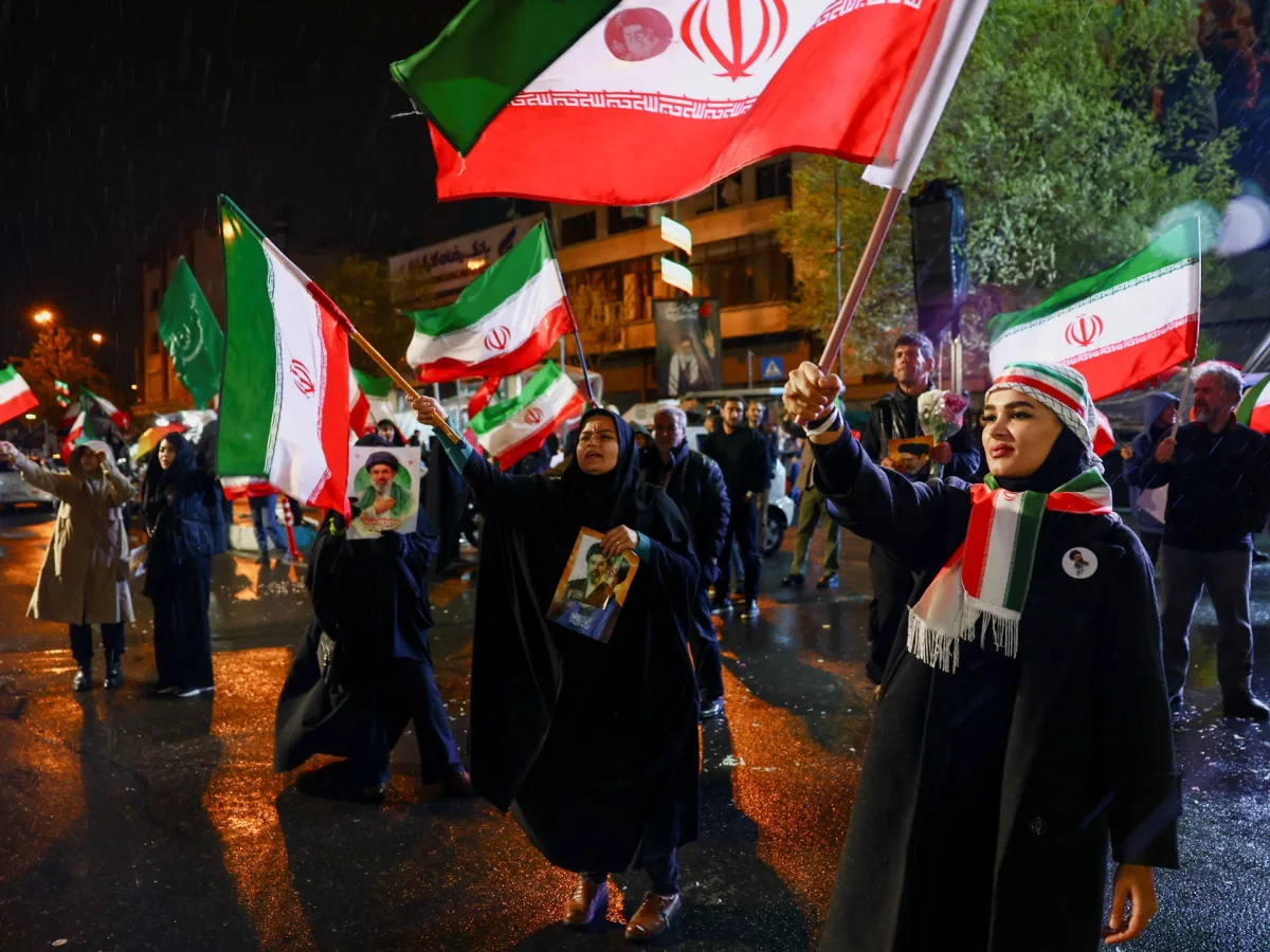 Trump postpones US strikes on Iran amid escalating peace talks and regional tensions