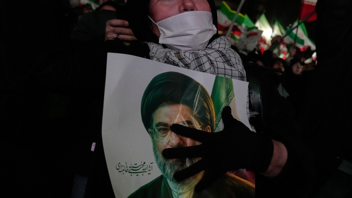 U.S.-Iran Tensions Escalate as Iran Rejects Trump's Offer, Demands Compensation and Control Over Strait of Hormuz