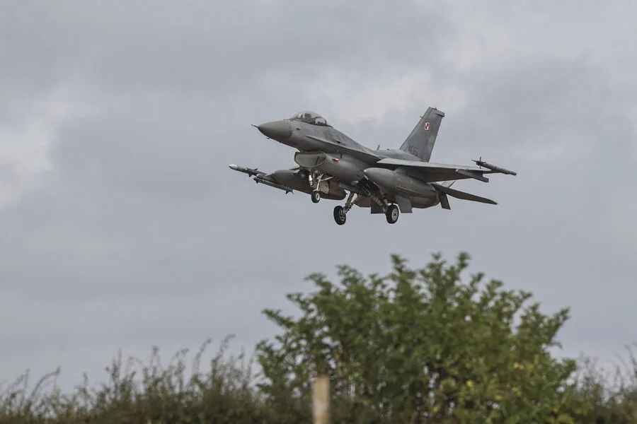 Poland Raises Military Alert Amid Escalating Tensions Over Russian Air Activity Near Borders
