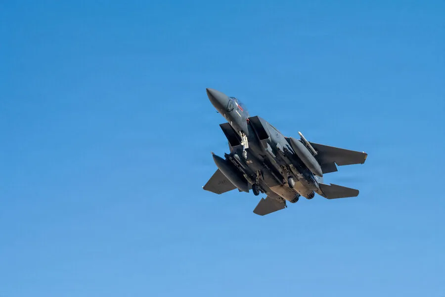 U.S. Launches High-Stakes Rescue Operation in Iran to Recover Crew of Downed F-15