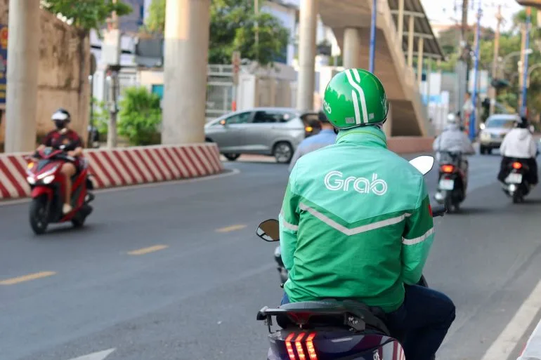 Vietnam's Gig Economy Teeters on Collapse as Fuel Prices Soar from Iran's Blockade