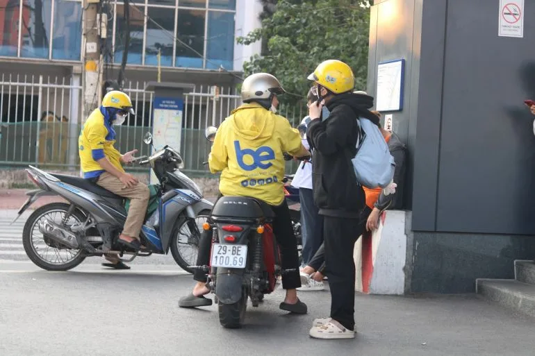 Vietnam's Gig Economy Teeters on Collapse as Fuel Prices Soar from Iran's Blockade