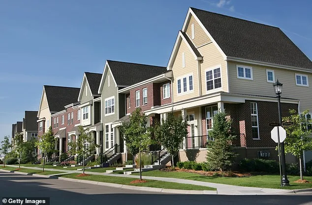 Quiet Shift: Upper Middle Class Surpasses 30% in U.S.