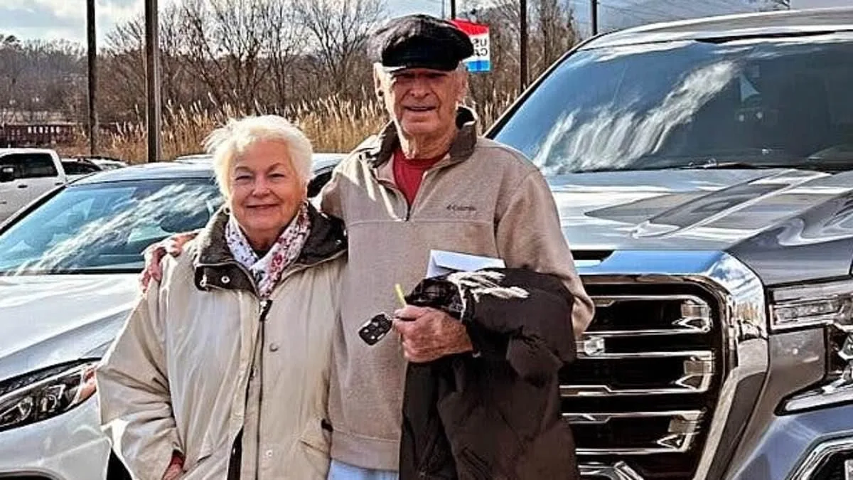 Elderly French Woman, 86, Deported from US after Marrying Army Sweetheart.