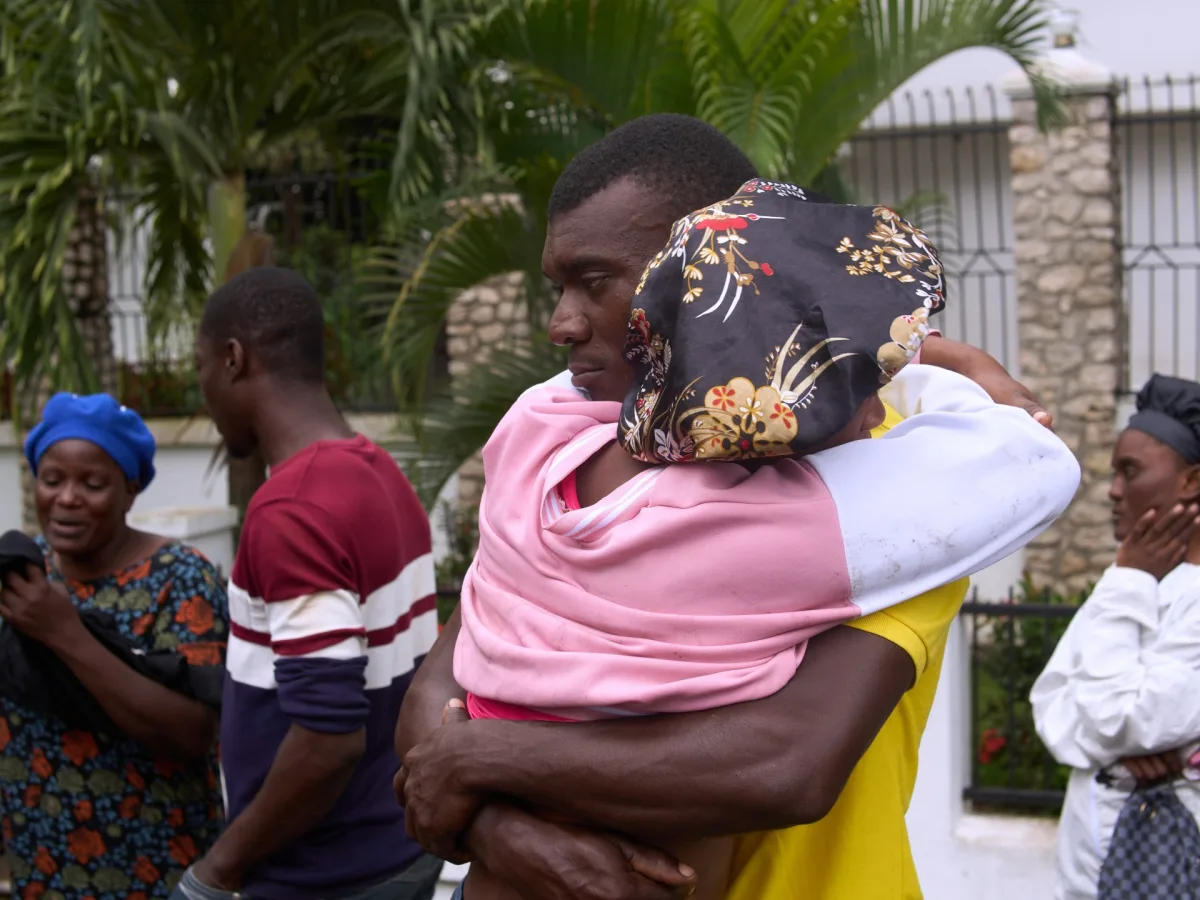 Haiti stampede kills 25: Government employees fired over negligent response.