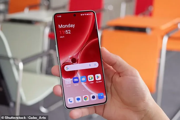 Mobile Phone Security Flaw: Print Hacking