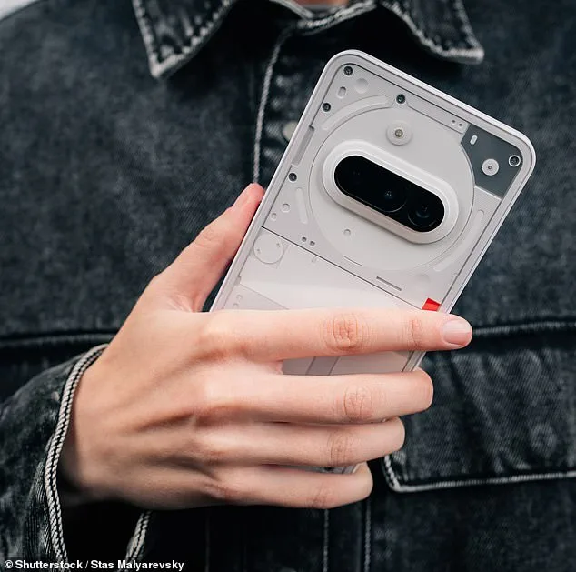 Mobile Phone Security Flaw: Print Hacking