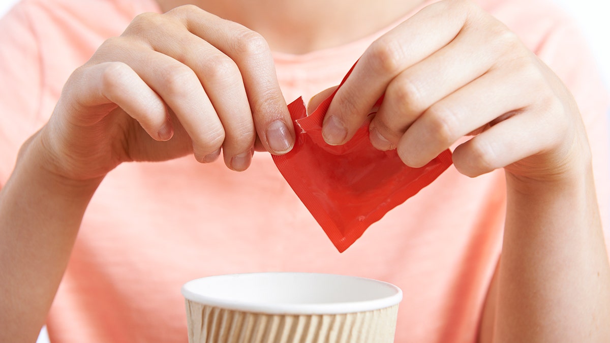 Sweeteners' Long Reach: Study Uncovers Surprising Genetic Effects