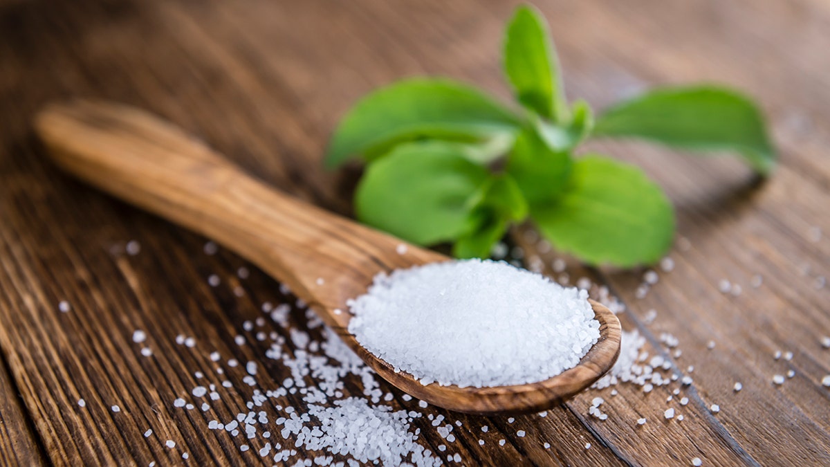 Sweeteners' Long Reach: Study Uncovers Surprising Genetic Effects