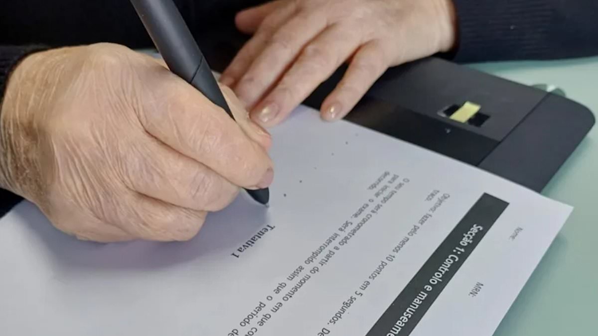 Writing Speed Slows Early in Dementia, Study Finds