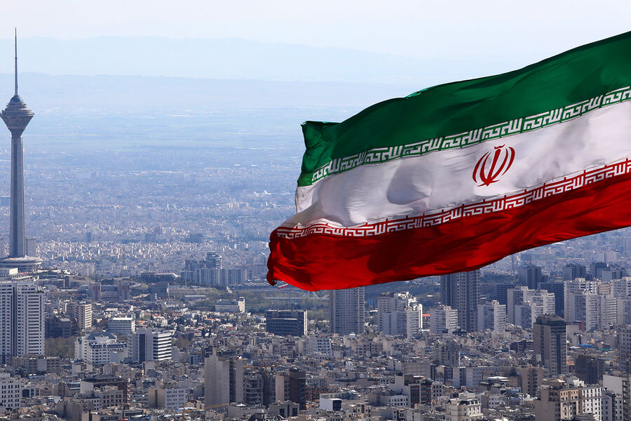 Iran and US exchange retaliatory strikes amid regional air defense alerts.