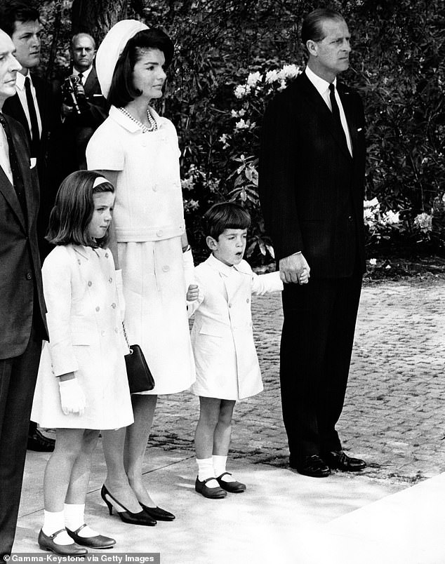 Kennedy Jr. pitched magazine cover to Diana at New York hotel.