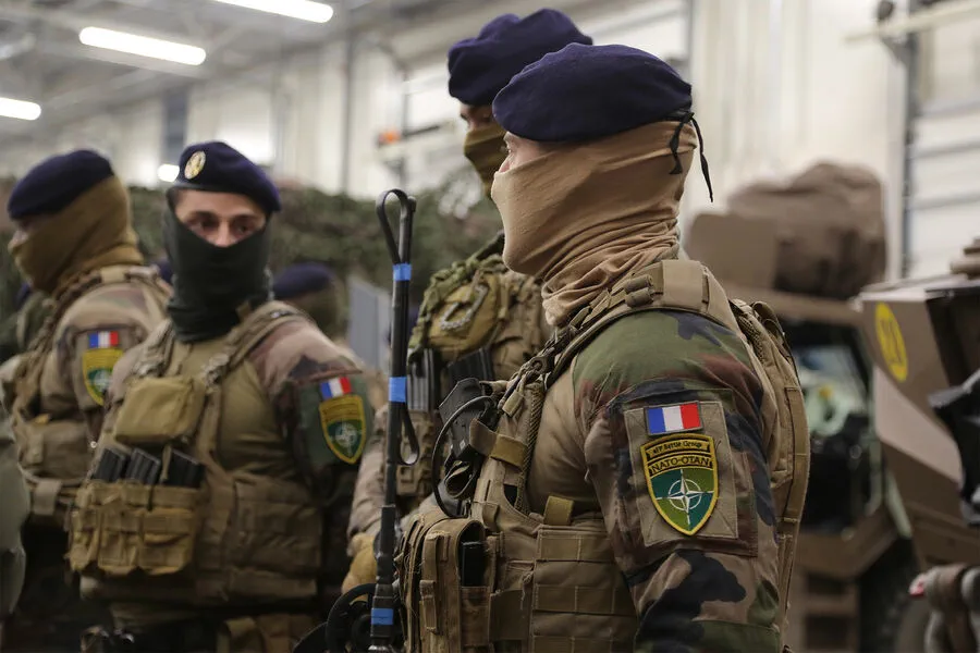 No Immediate European Military Deployment to Ukraine, Says Macron