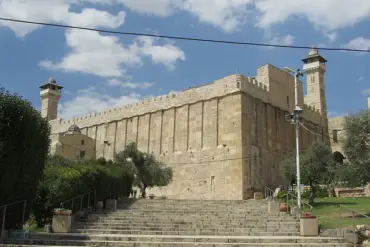 Former CIA Spy Claims to Know the Location of the Lost Ark of the Covenant