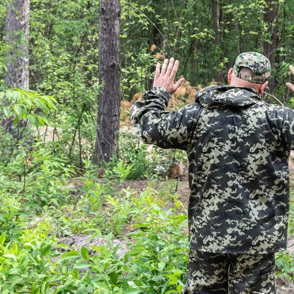 Russian Troops Encounter Ukrainian Military with White Flag in Zaporizhzhia